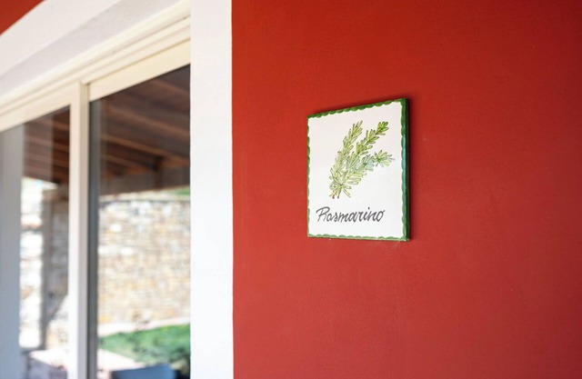 Apartment 'Rosmarino' with Sea View, Wi-Fi and Air Conditioning