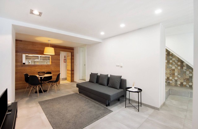 Apartment 'São Roque Sweet Burgo - Studio' with Wi-Fi and Air Conditioning