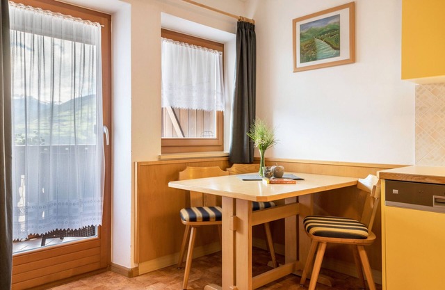 Apartment 'Schlossblick' with Mountain View, Shared Garden and Wi-Fi