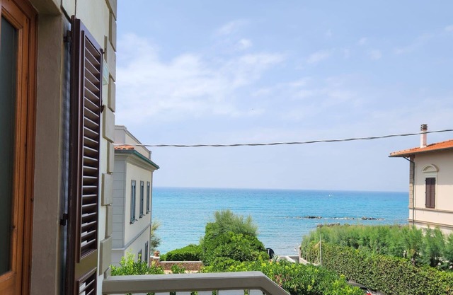 Apartment sea caletta castiglioncello