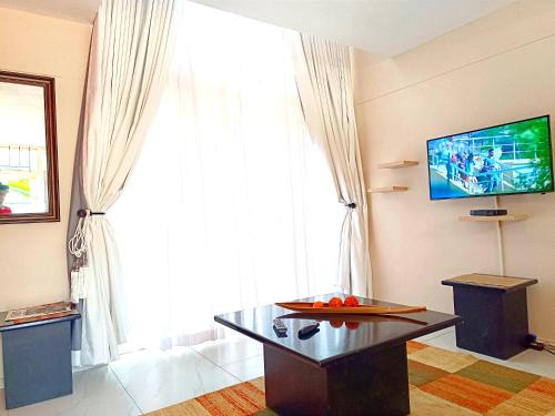 Apartment Sleeps 2 with Queen Bed