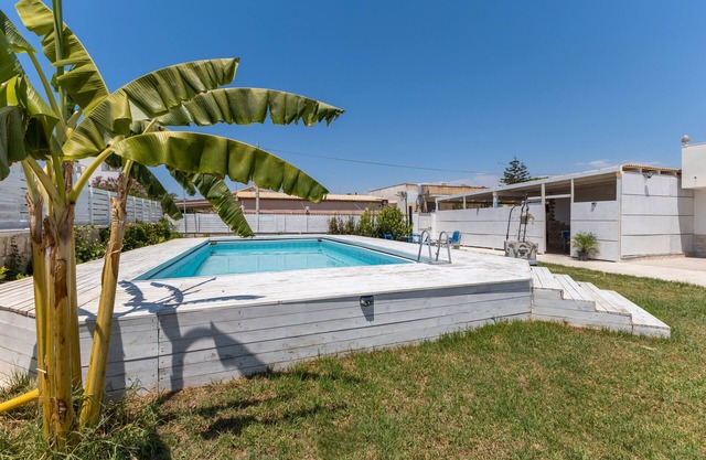 Apartment 'Stella Marina' with Shared Pool, Wi-Fi and Air Conditioning