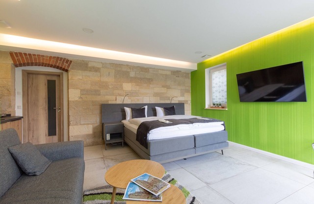 Apartment 'Studio 33 Qm' with Shared Terrace, Wi-Fi and Air Conditioning