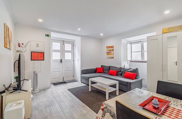 Apartment 'Sweet, Quiet In A Corner' with Wi-Fi
