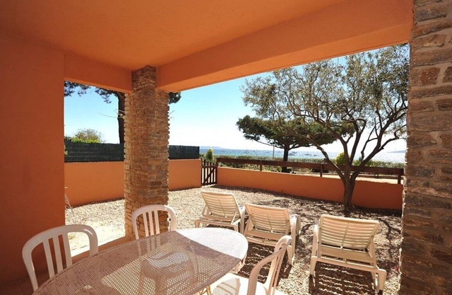APARTMENT T3 * 6 pers 10m from the BEACH with SEA VIEW & HEATED SWIMMING POOL (3)