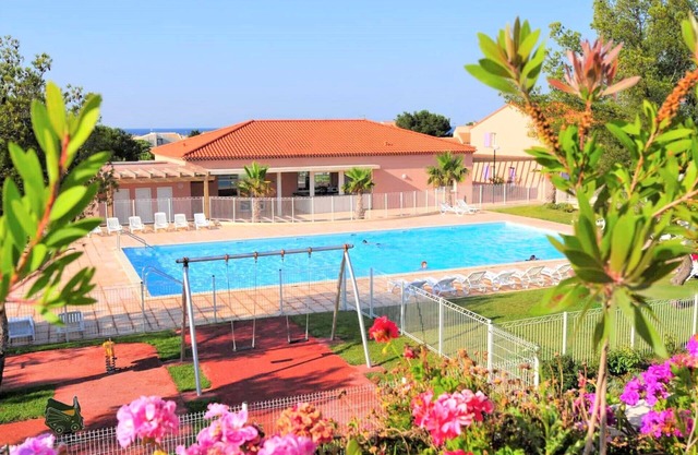 Apartment T2 45m2 100m from the sea and shops