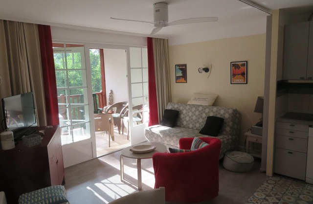 Apartment T2 in Residence with swimming pool in Biscarrosse Lac