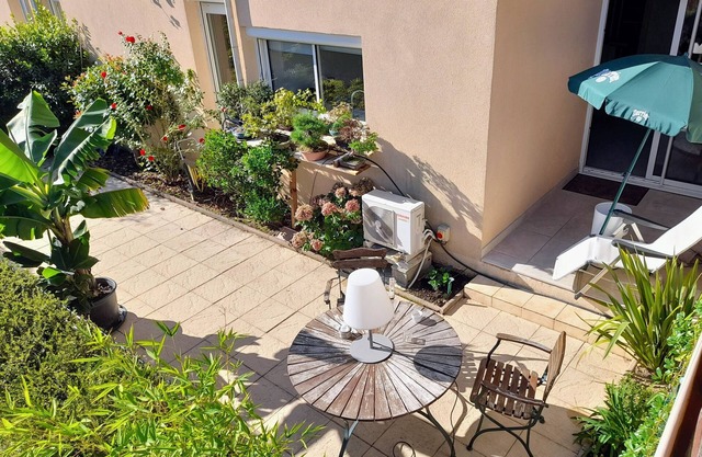 Apartment 'Terrasse De Malissol' with Private Terrace, Private Garden and Wi-Fi