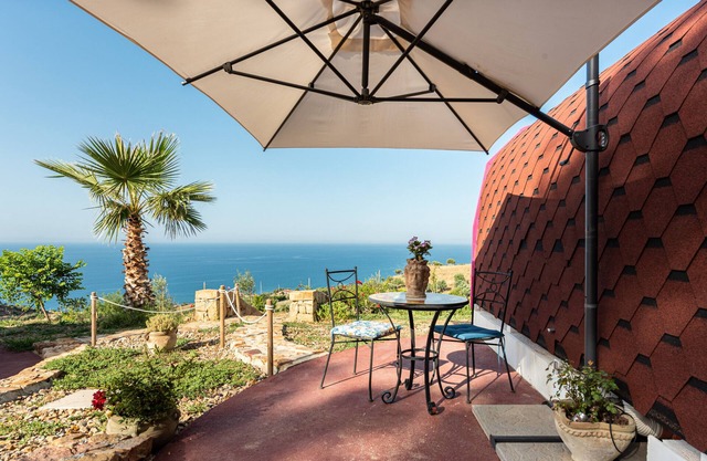 Apartment 'Terreditusa - Bungalow Melograno' with Sea View, Wi-Fi and Air Conditioning
