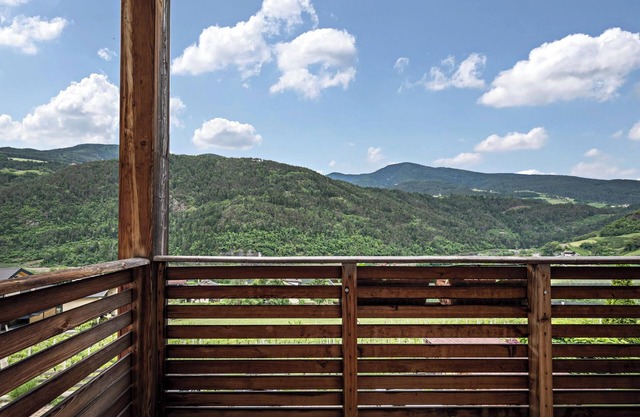 Apartment "Toni Stefan" with Mountain View, Shared Sauna, Wi-Fi & Private Terrace