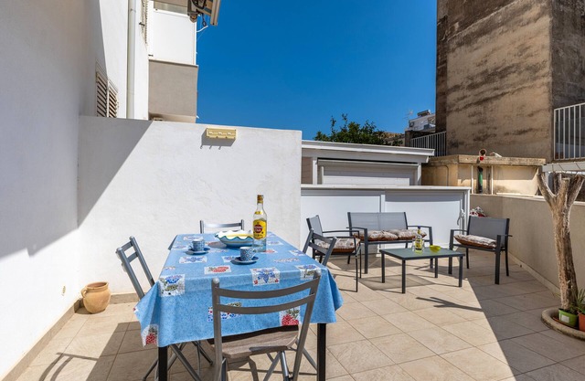 Apartment 'Vicin O Mari' with Private Terrace, Wi-Fi and Air Conditioning
