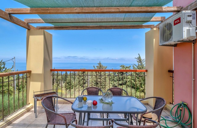 Apartment 'Villa Calypso' with Sea View, Wi-Fi and Air Conditioning