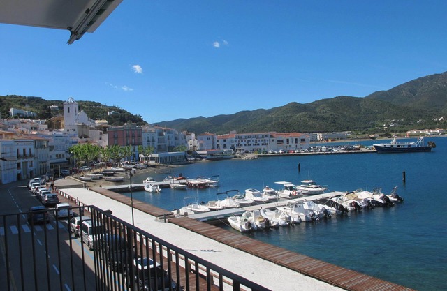 Apartment with spectacular views to the bay of Port de la Selva.