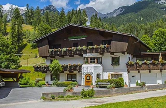 Apartment W5 Haus Ganghofer with Mountain View, Patio & Wi-Fi