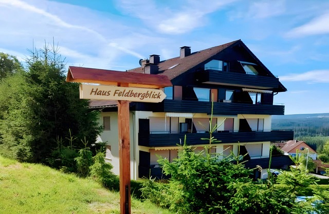 Apartment 'Waldkäuzle27' with Mountain View, Shared Pool & Balcony, Pets on request