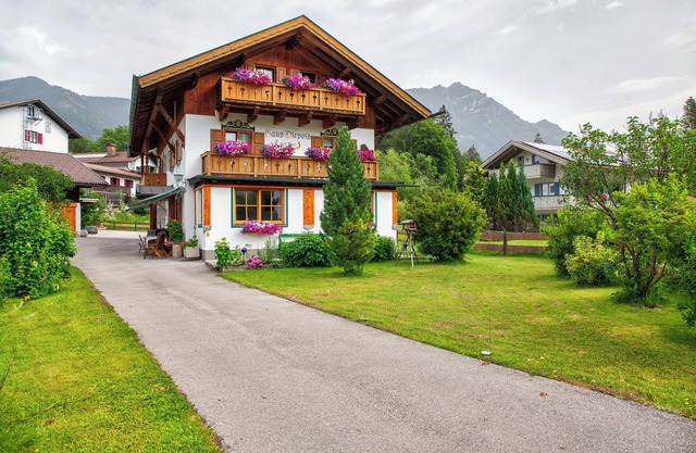 Apartment 'Waxenstein' with Mountain View, Balcony and Wi-Fi