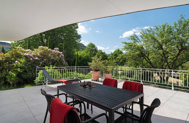 Apartment 'Weinberglounge' with Private Terrace, Balcony and Wi-Fi
