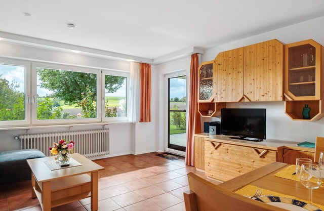 Apartment 'West, 44 sqm' with Shared Terrace, Shared Garden and Wi-Fi