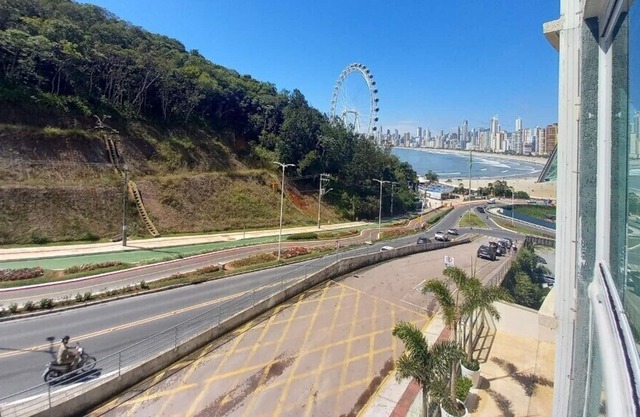 Apartment With Sea View - Near the Ferris Wheel