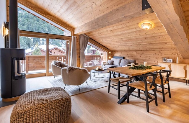 Apartment with balcony, wood stove, parking - 6 people