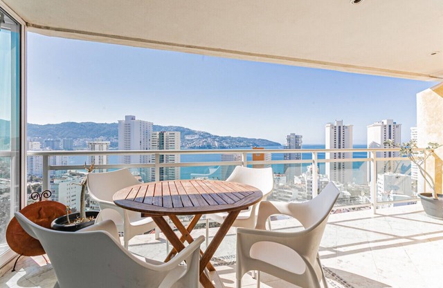 Apartment with Excellent Ocean View and Location!!!