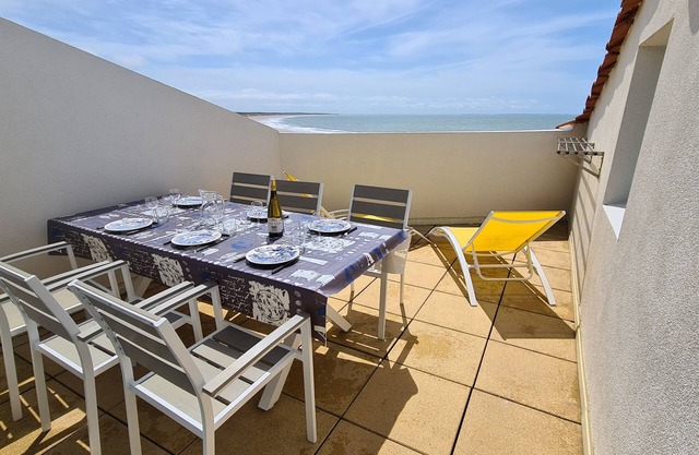 Apartment with sea view T3 in Longeville sur Mer (Vendée)