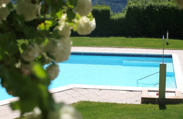 Apartment with 3 double beds 2 bathrooms in the south of South Tyrol with pool, playground.