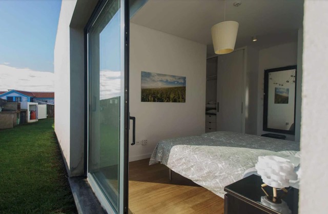 Apartment with garden view