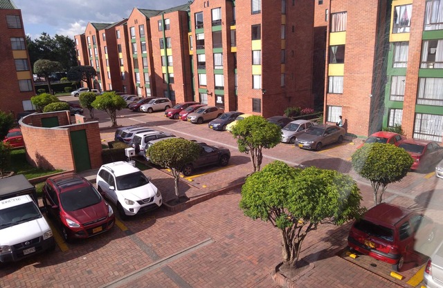 APARTMENT WITH 24 HOUR SECURITY