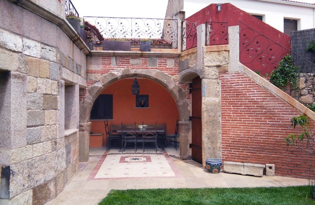 Apartment with garden and pool