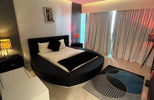 Apartment with pool 5 minutes from the page