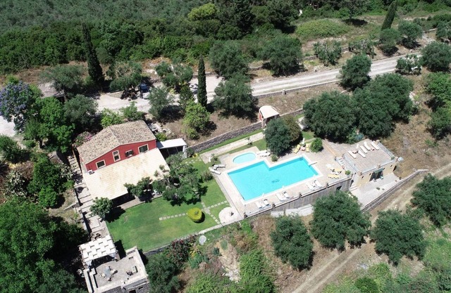 Apartment with Pool & Near Sea