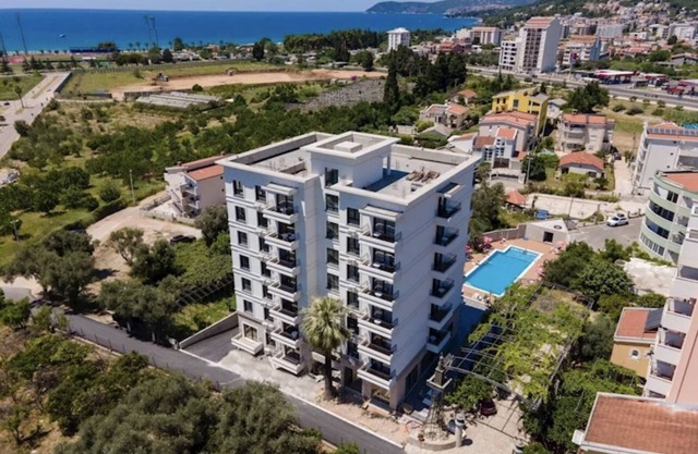 Apartment with pool, near the seaside, perfect for families with children