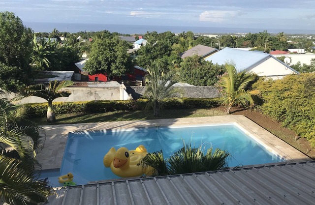 Apartment with pool and terrace with exceptional sea and mountain views