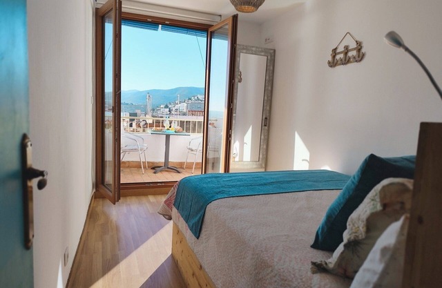 Apartment with sea view