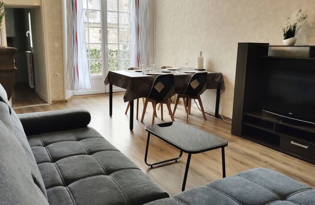 Apartment with terrace, a stone's throw from the center