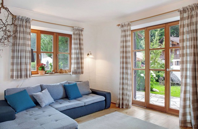 Apartment Zugspitzblick with Mountain View, Garden & Wi-Fi