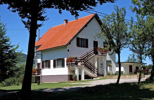 Apartments and rooms with parking space Smoljanac, Plitvice - 5194