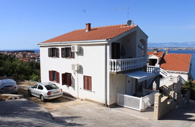 Apartments by the sea Kali, Ugljan - 8202