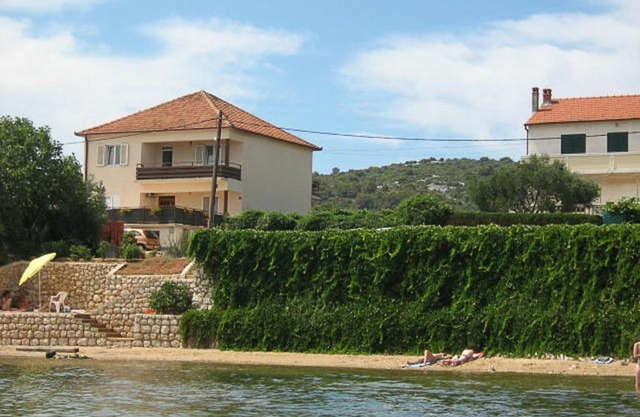 Apartments by the sea Tkon, Pasman - 8410