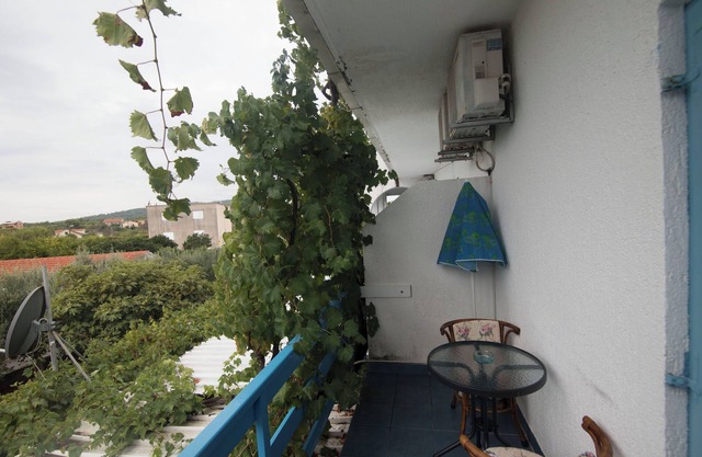 Apartments Jadranka (103441-A2) - Sucuraj - island Hvar