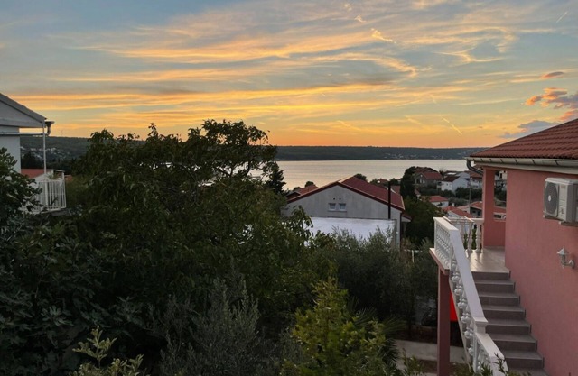 Apartments Jenny (11205-A2) - Karin Gornji