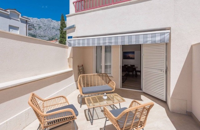 Apartments Mari (111891-A1) - Makarska