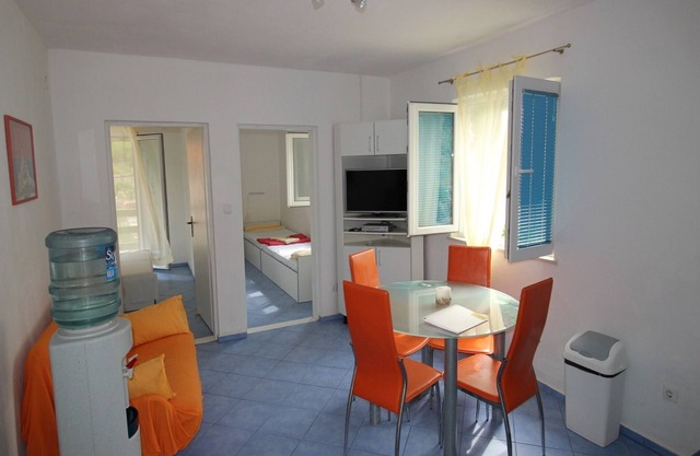 Apartments Roza 1-2 - Two Bedroom Apartment with Terrace