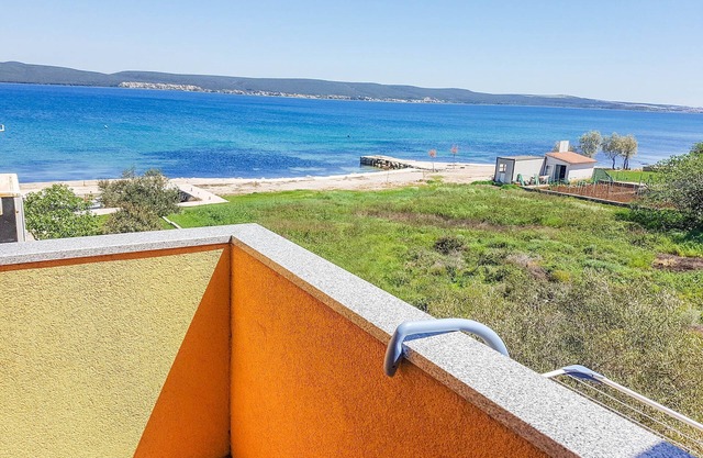 Apartments Taya (62591-A2) - Dobropoljana