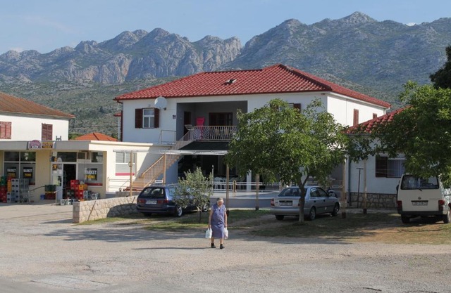 Apartments with parking space Seline, Paklenica - 6628