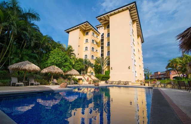 Apartotel & Suites Villas del Rio