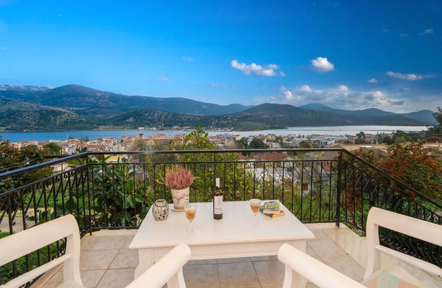 APHRODITE SUPERB SEA VIEW APARTMENT IN ARGOSTOLI