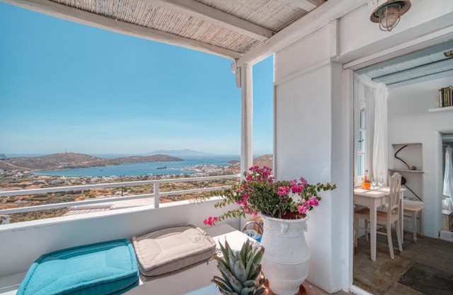 Apollo Suite Serifos