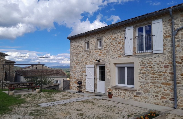 Appartement 4 Personnes Dans Mas Typiquement Ardéchois